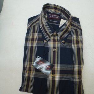 Roundtree & Yorke wrinkle free long sleeve button up plaid shirt Size M